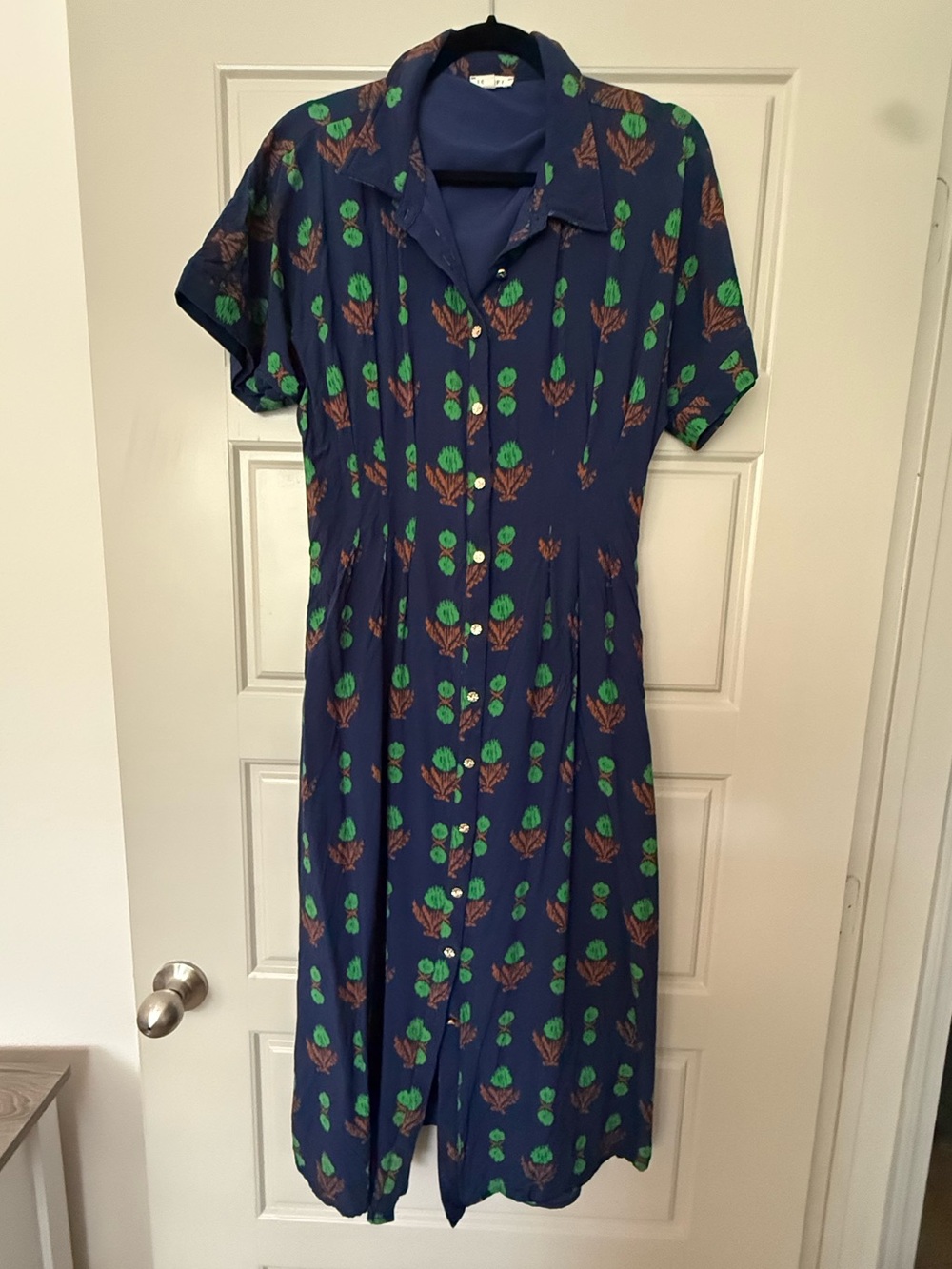 Jodifl Navy Floral Button-Front Midi Dress